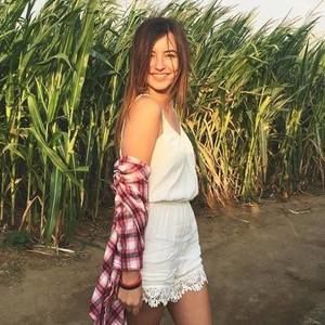 Meet your Posher, Megan